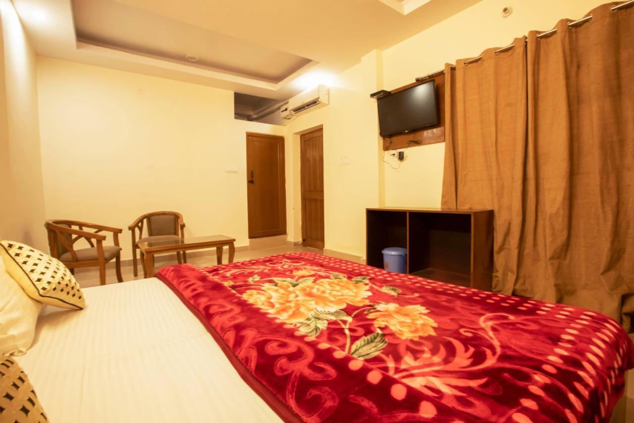 Hotel Grace Ganga By Oscenox-Hotel In Rishikesh Tapovan ภายนอก รูปภาพ